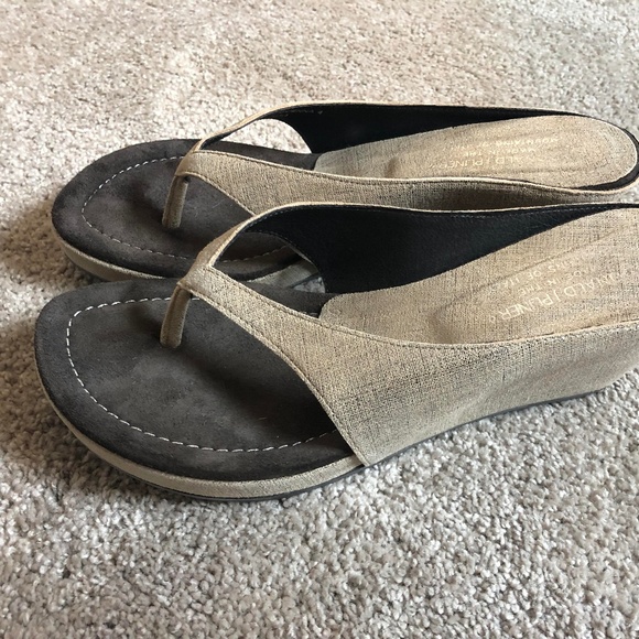 Donald J Pliner, Guenna size 8, cream/silver - Picture 1 of 5